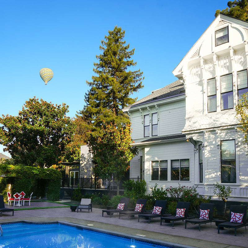 White House Inn